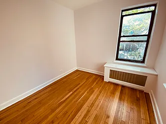 Rented by Metropolis Real Estate of Manhattan