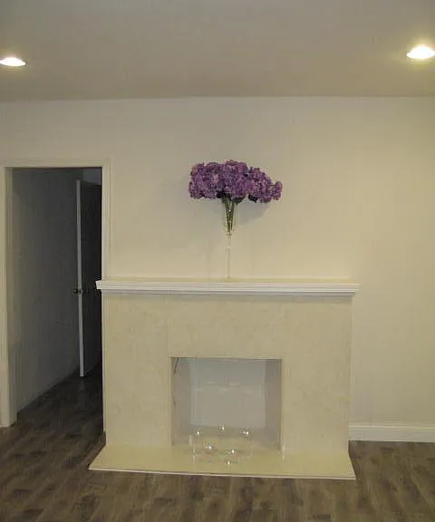 2107 Kelton Ave — Photo 6