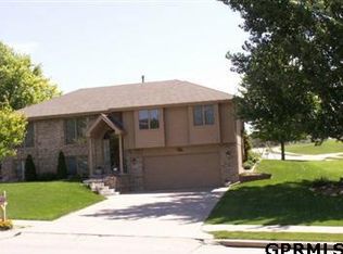 601 Moylan Dr, Elkhorn, NE 68022
