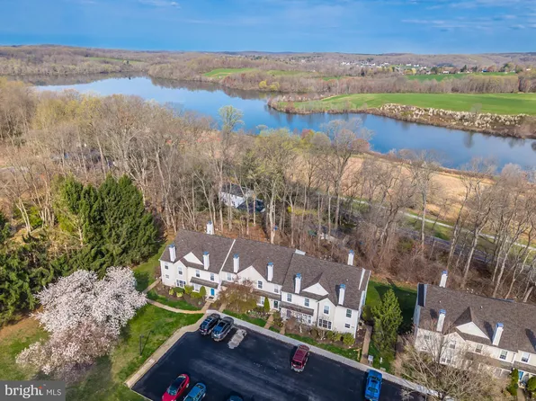 1802 Harbour Ridge Ln, Downingtown, PA 19335