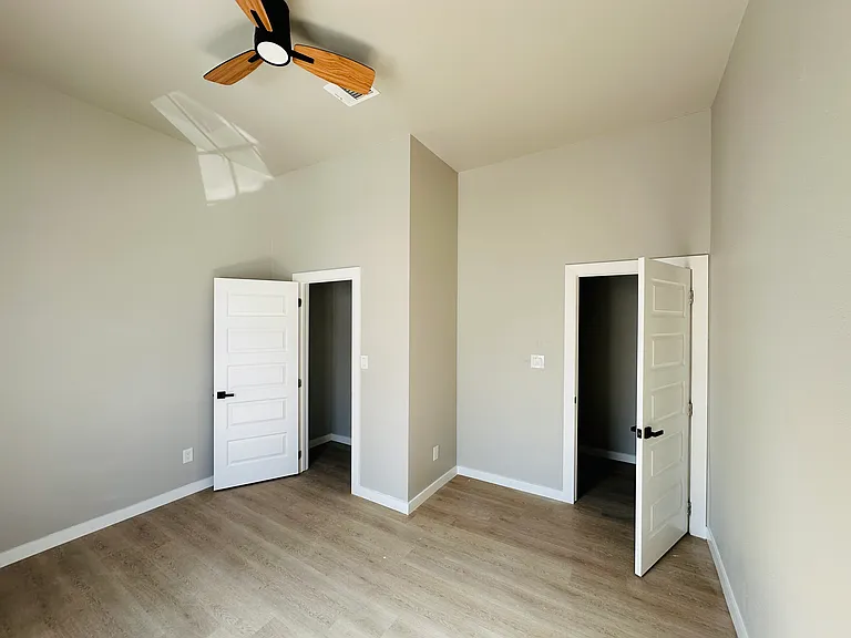 215 Delmar St #2 — Photo 1