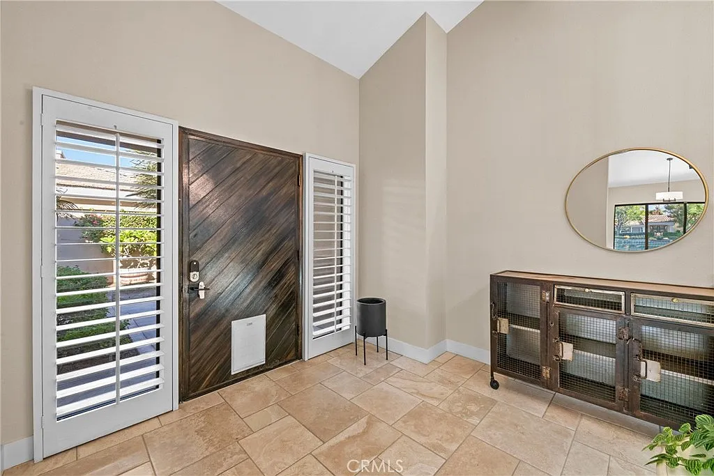 3 bed, 3.5 bath, 3031 sqft, $5,875 — Photo 2