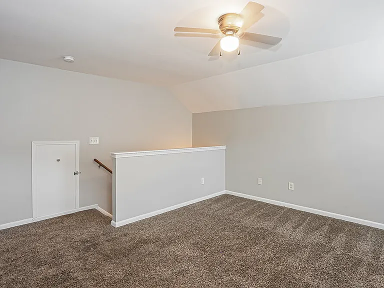 7027 Merrymount Ct — Photo 8