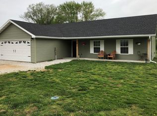 805 E Martin St, Perry, MO 63462