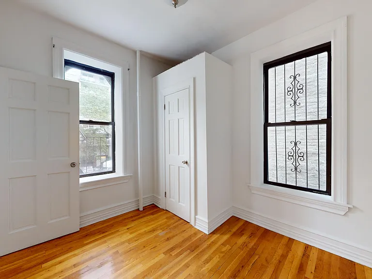 1443 York Ave #2B — Photo 8