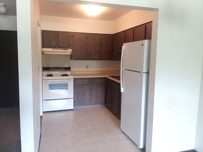 207 Cedar St NE — Photo 10