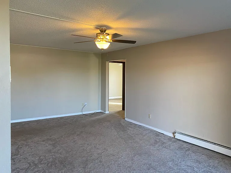 4460 S Poplar St #102 — Photo 27