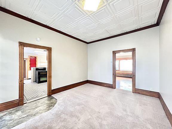 5th image of 749 Parker Ave