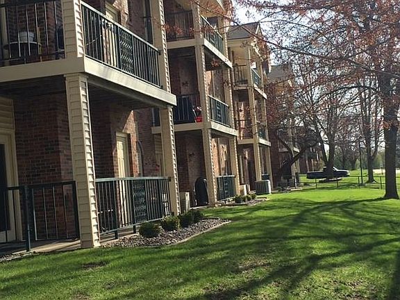 2nd image of 4900 Pleasant St Unit 19