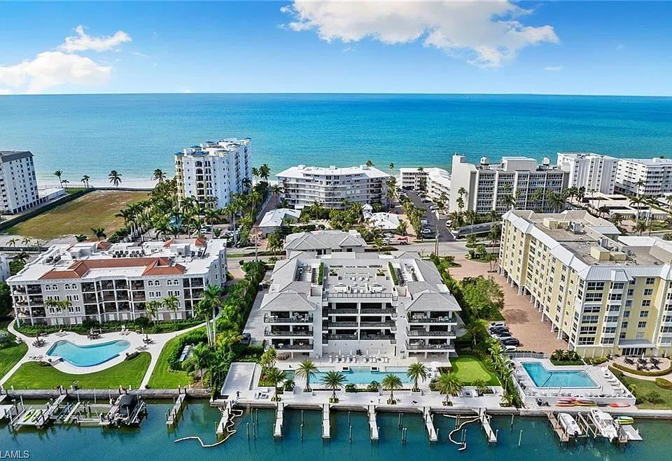 1820 Gulf Shore Blvd N #403