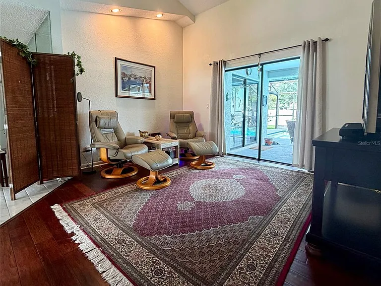 1349 Hillside Dr — Photo 12