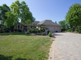 39005 60th St, Burlington, WI 53105