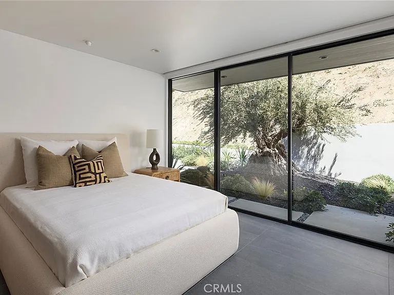 9015 Alto Cedro Dr — Photo 36