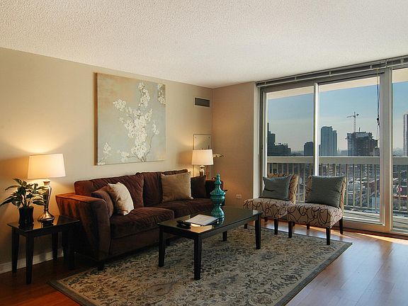 2nd image of 545 N Dearborn St APT 1711