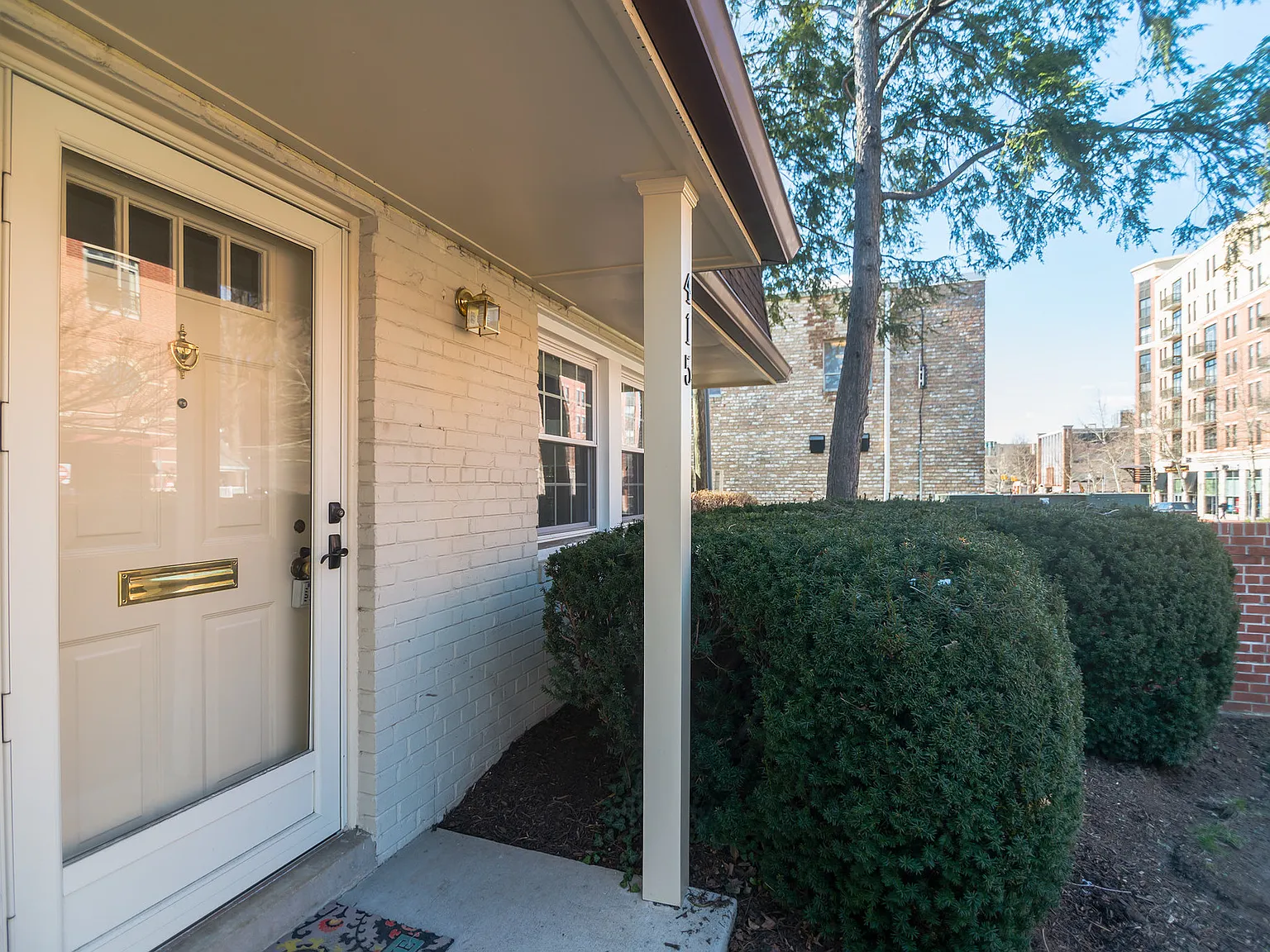 3 bed, 1.5 bath, 952 sqft, $3,350 — Photo 4