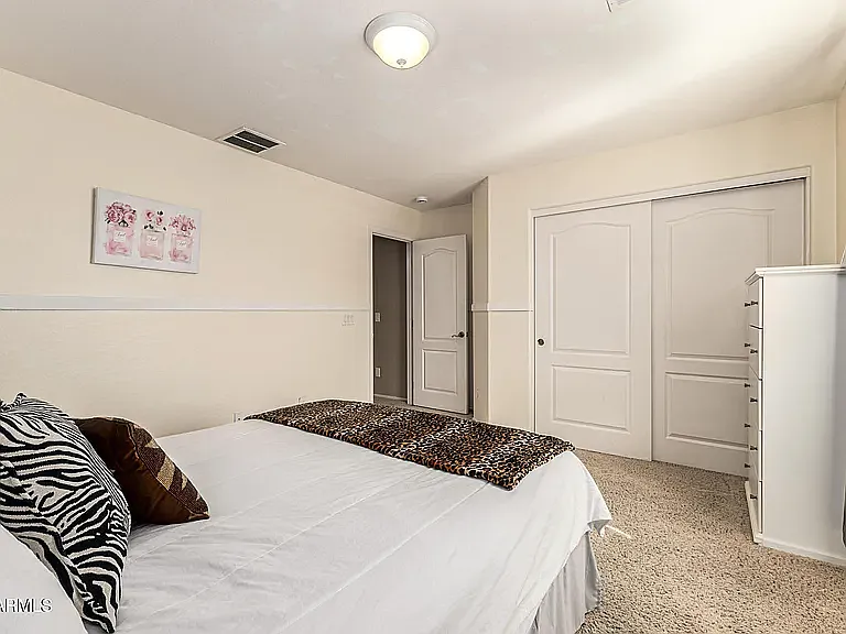 2858 E Shannon St — Photo 11