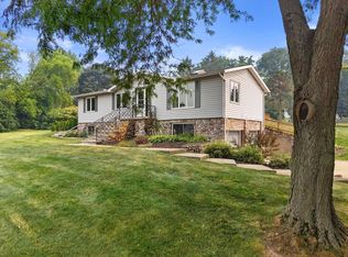 N5W27357 Northview ROAD, Waukesha, WI 53188