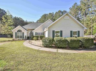 135 Riverside Dr, Sharpsburg, GA 30277