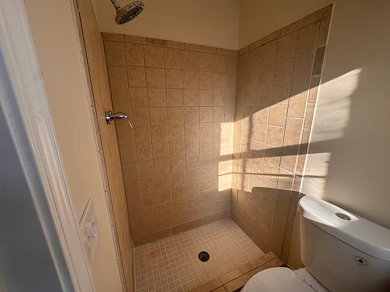 270 Castlegate Cir #1 — Photo 8