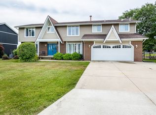 2906 Canal Dr, Port Huron, MI