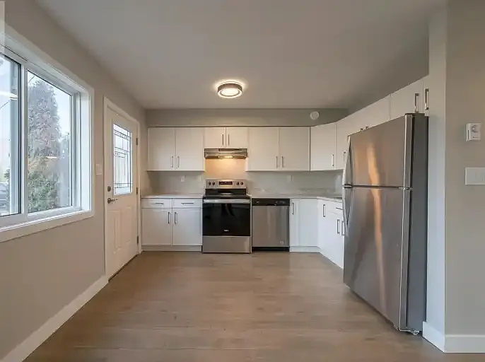 3 bed, 1.5 bath, $2,600 — Photo 4