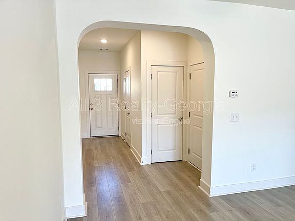 3rd image of 5859 Greystone Dr