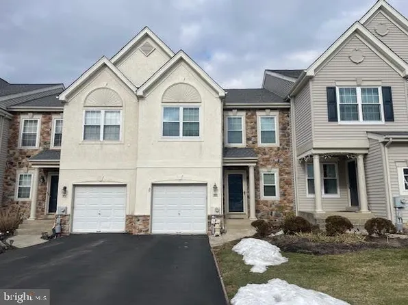 403 Silver Oak Ct, Warminster, PA 18974