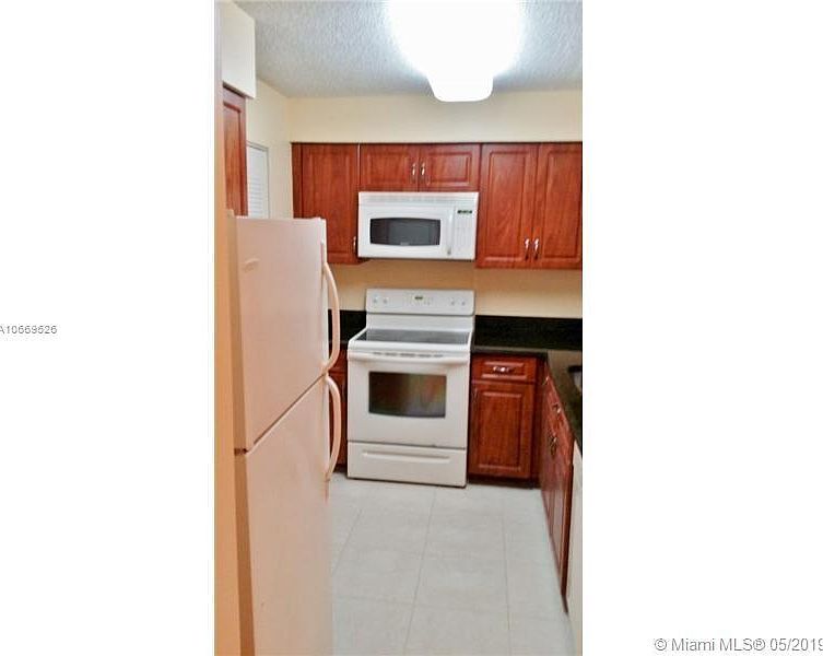 2nd image of 1231 SW 46th Ave APT 516