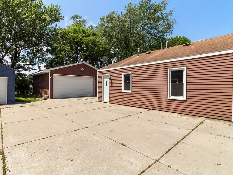 3485 Hargrove St — Photo 3