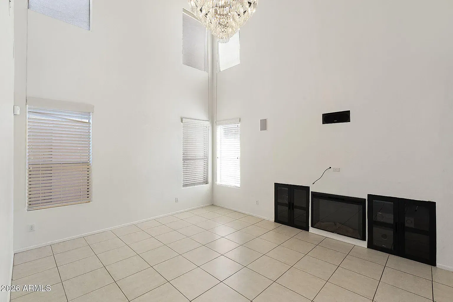 5 bed, 3200 sqft, $2,995 — Photo 3