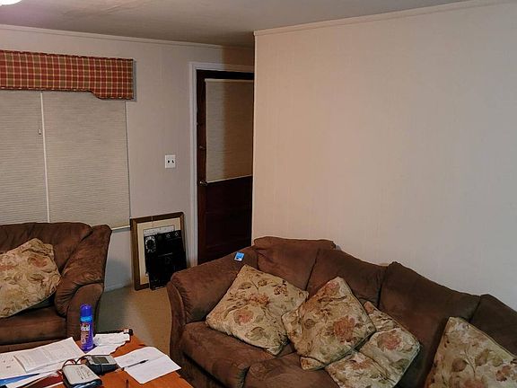5th image of 12 Foxwood Ave
