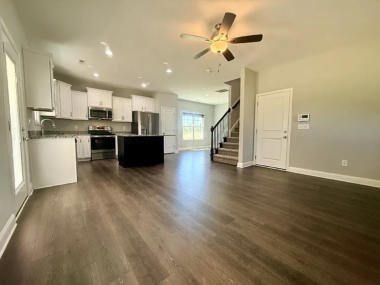 580 Hayes Rd — Photo 4