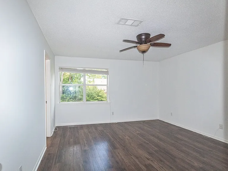 2713 Kennedy Ct — Photo 18