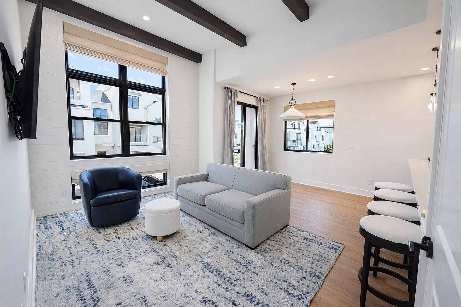 1 bed, 709 sqft, $5,100 — Photo 1