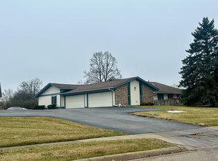 925 Wiltshire Dr APT D, McHenry, IL 60050