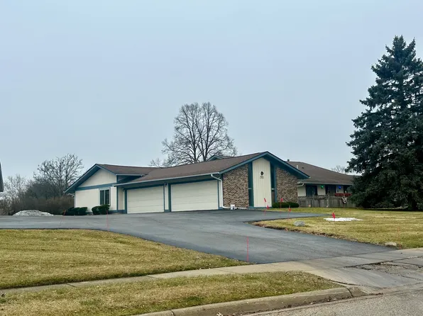 925 Wiltshire Dr APT D, McHenry, IL 60050