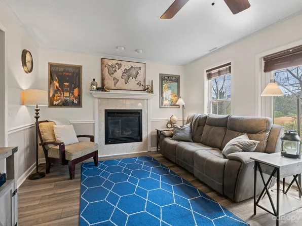 61 Vancott Ct, Clyde, NC 28721