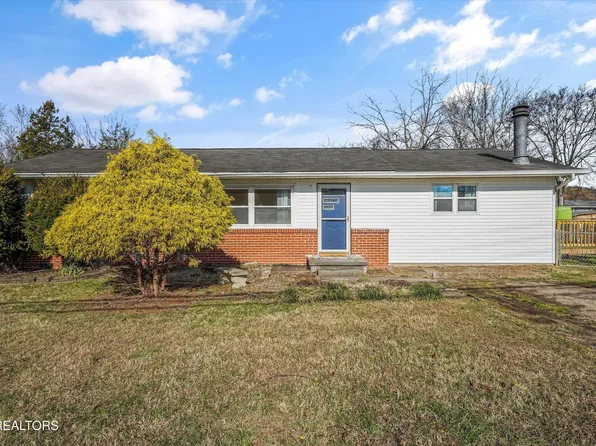 4317 Roaming Dr, Knoxville, TN 37912