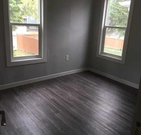 852 Retallack St — Photo 6