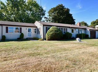 27 Cypress Rd, Seekonk, MA 02771