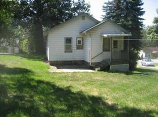 372 Moon Clinton Rd, Coraopolis, PA 15108