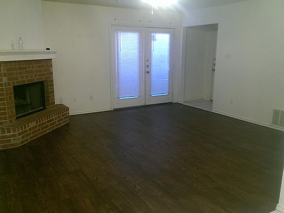 LRoom w/ Patio Doors