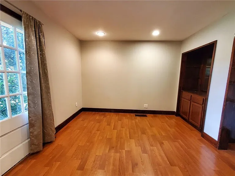931 Auburn Rd — Photo 18