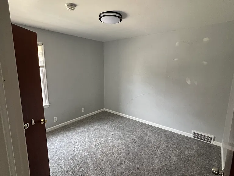 11915 E Granger Rd — Photo 5