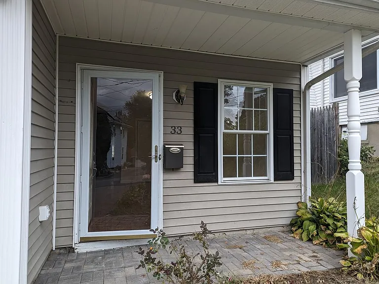 33 Hallock St — Photo 3
