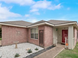 211 Blue Roan Dr, Waxahachie, TX 75165