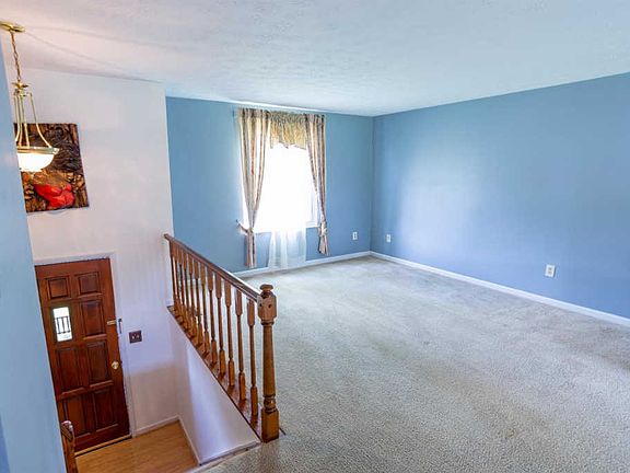 2nd image of 11611 Greenhaven Ct