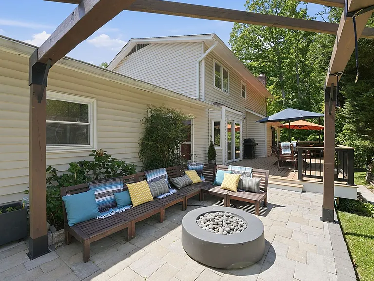 8904 Arley Dr — Photo 27