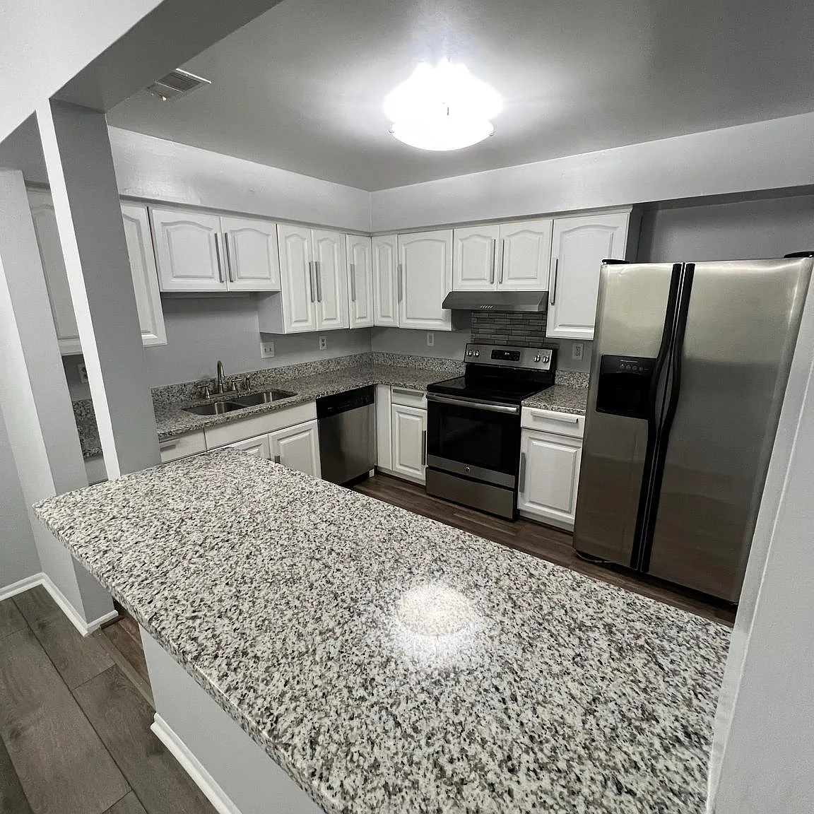 2 bed, 1080 sqft, $1,950 — Photo 4