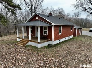 28 E Hamletsburg Rd, Golconda, IL 62910